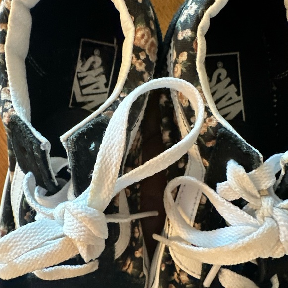 Vans girls off the wall black floral shoes - Picture 6 of 9